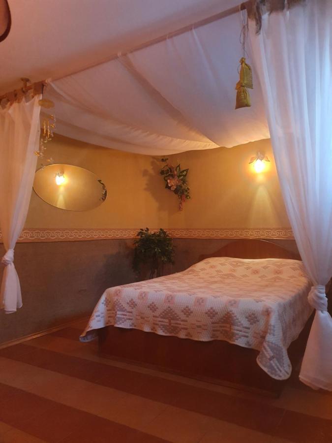 Дом Для Души С Бассейном Целиком Otel Vinnitsya Dış mekan fotoğraf